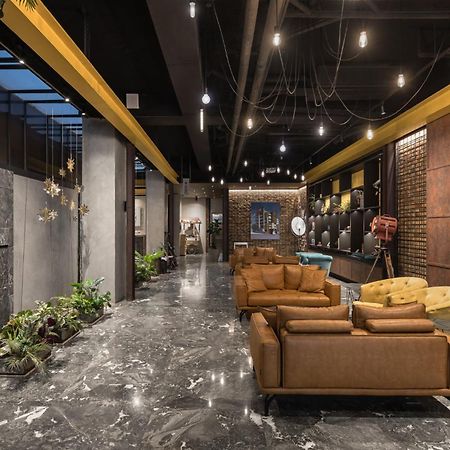 Hotel Leisure 台南行旅-巷弄潮旅 Экстерьер фото