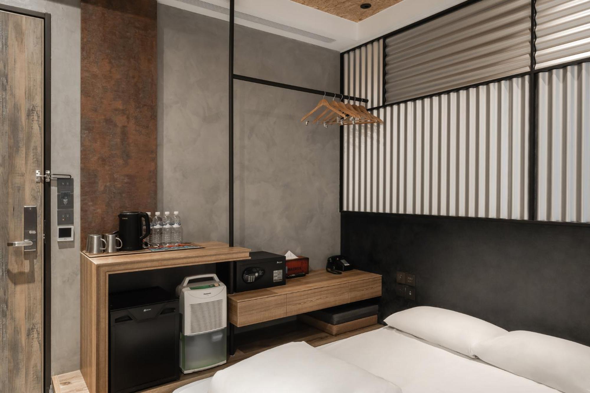 Hotel Leisure 台南行旅-巷弄潮旅 Экстерьер фото